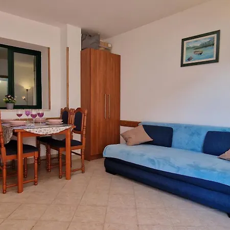 Faro 20 M From The In Stobrec - Apartment Split
