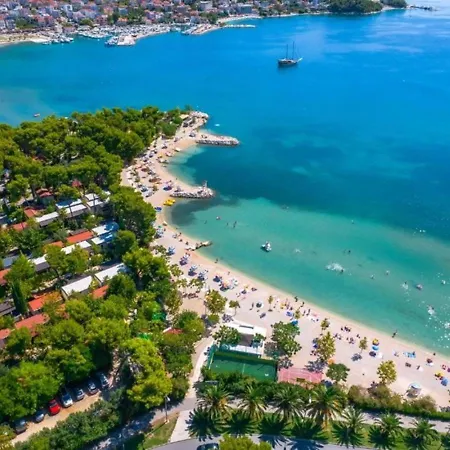 Apartment Faro 20 M From The In Stobrec - Split